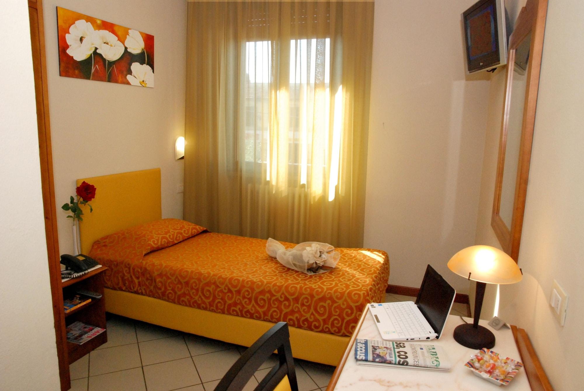 Hotel Marzia سْكانديتْشي المظهر الخارجي الصورة