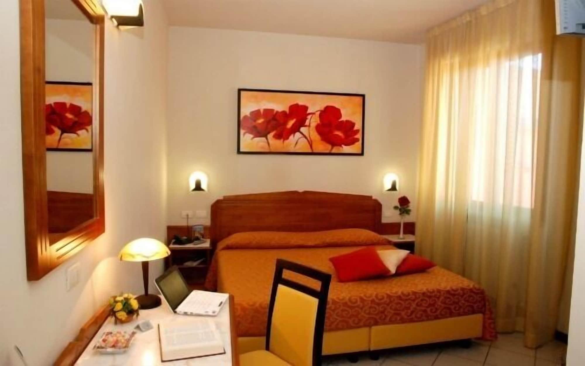 Hotel Marzia سْكانديتْشي المظهر الخارجي الصورة