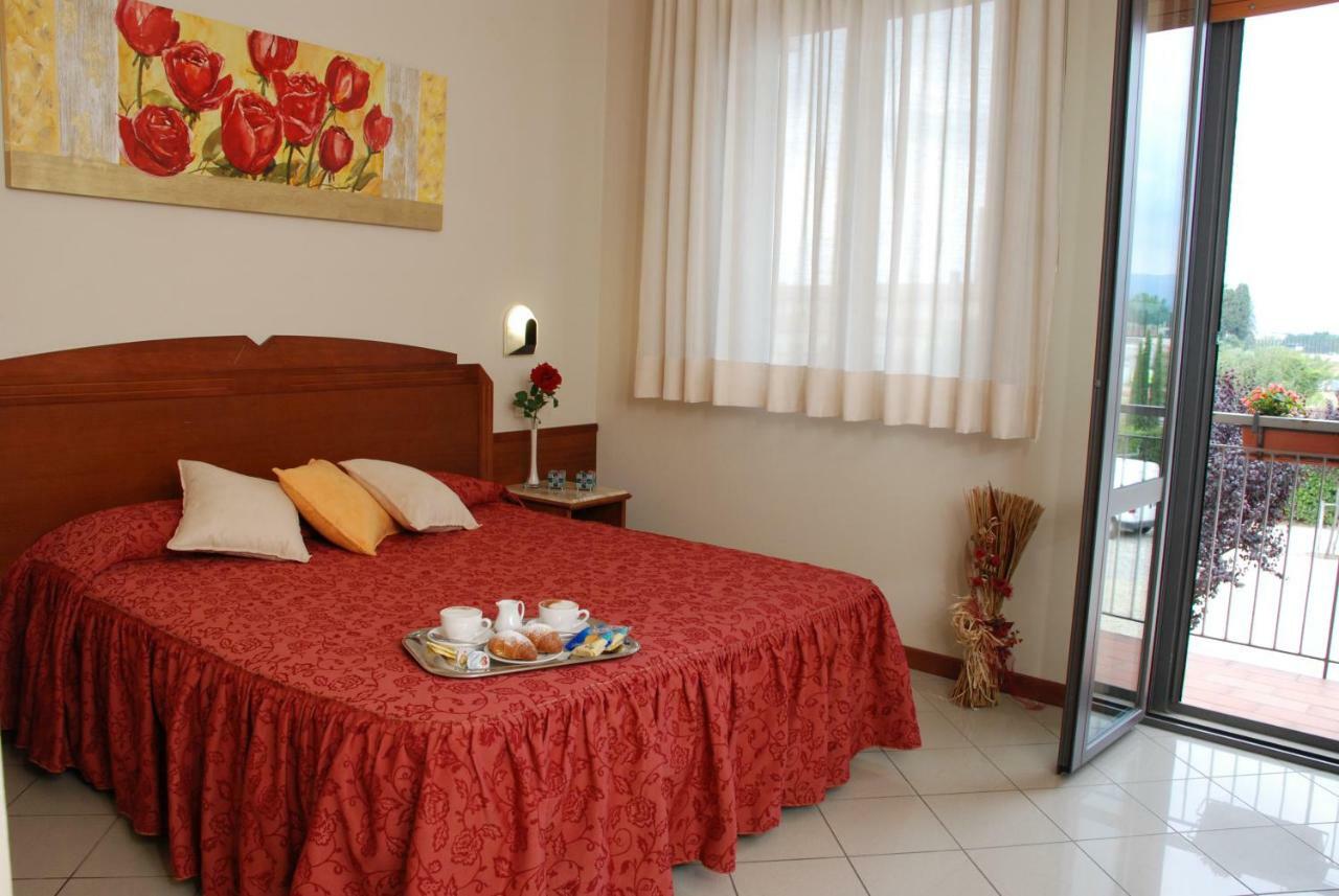 Hotel Marzia سْكانديتْشي المظهر الخارجي الصورة