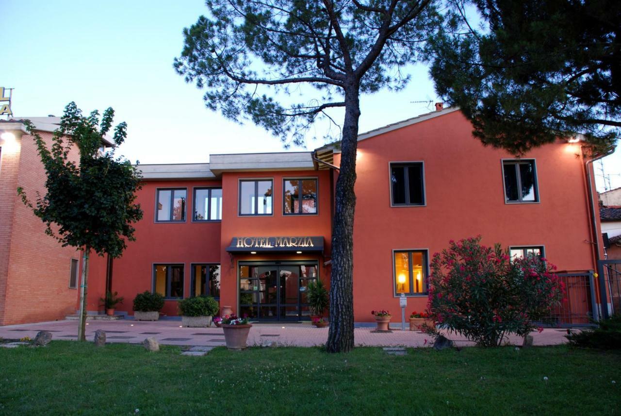 Hotel Marzia سْكانديتْشي المظهر الخارجي الصورة