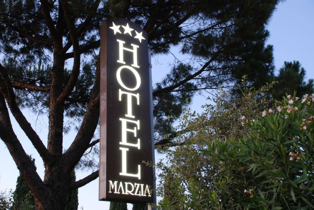 Hotel Marzia سْكانديتْشي المظهر الخارجي الصورة